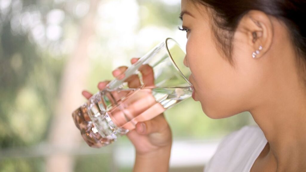 cara-agar-rutin-minum-air-putih