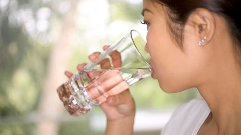 cara-agar-rutin-minum-air-putih